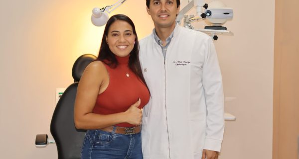 Dr. Alberto Henrique e a paciente Wérida Araújo (3)