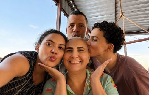 FOTO 1 - Márcia com a família 2