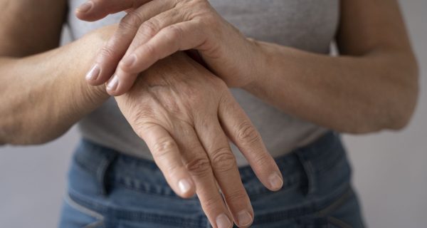 elegant-hands-old-woman