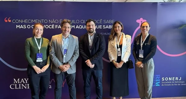 Dr. Daniel Calazans, (2º da esq p dir) no Nefro In Rio