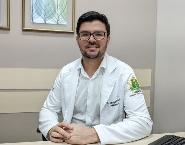 Dr. Pedro Mendes, médico infectologista FSFX.jpg