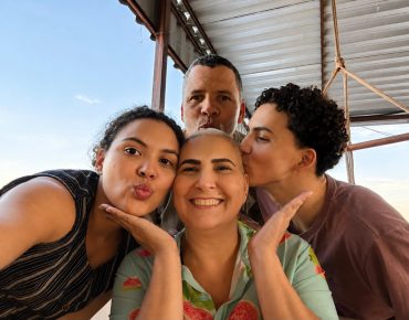 FOTO 1 - Márcia com a família 2