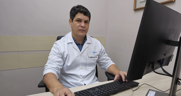 Fevereiro Roxo destaca luta contra doenças como lúpus, fibromialgia e alzheimer